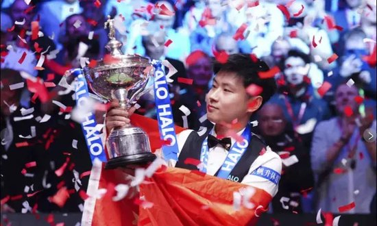 民族英雄天空极限 英国人夸赵心童夸得惊世骇俗